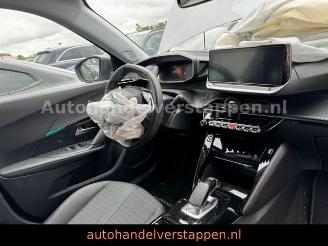 Peugeot 2008 e II Allure Pack Full Elektro picture 15