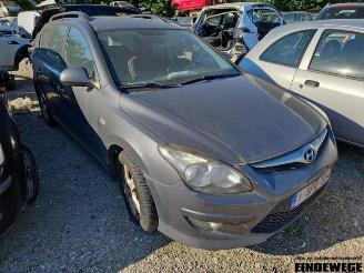 Coche siniestrado Hyundai I-30 i30 Crosswagon (WWH), Combi, 2007 / 2012 1.6 CRDi 16V VGT LP 2011/4