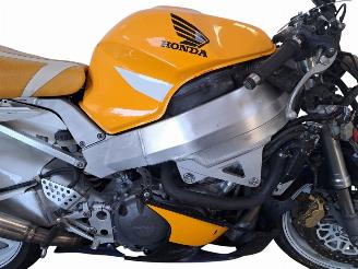 Honda CBR 900 RR picture 19