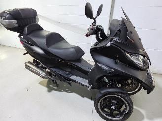 damaged scooters Piaggio  MP3 2014/6