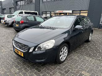 Damaged car Volvo V-60 1.6 T3 2013/4