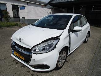 skadebil auto Peugeot 208 1.2 2018/2