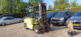 uszkodzony inne Alle  heftruck 4000kg  clark 1993/7