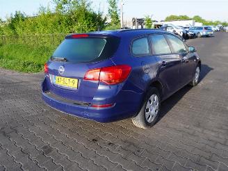 rozbiórka samochody osobowe Opel Astra SPORTS TOURER 1.4 16v 2011/10