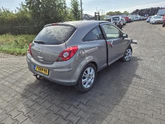 Auto incidentate Opel Corsa 1.4 16v 2014/10