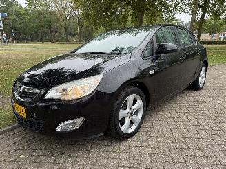 Coche accidentado Opel Astra  2010/1