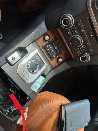 Land Rover Discovery 3.0 SDV6 Landmark picture 14