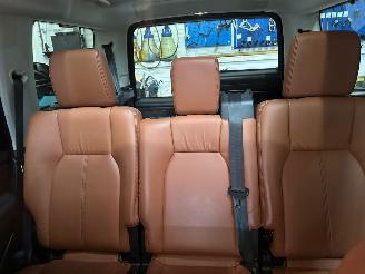 Land Rover Discovery 3.0 SDV6 Landmark picture 12
