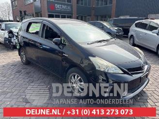 Vrakbiler auto Toyota Prius Plus Prius Plus (ZVW4), MPV, 2011 1.8 Hybrid 16V 2014/4