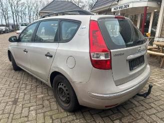 Hyundai I-30 i30 Crosswagon (WWH), Combi, 2007 / 2012 1.6 CRDi 16V VGT HP picture 5