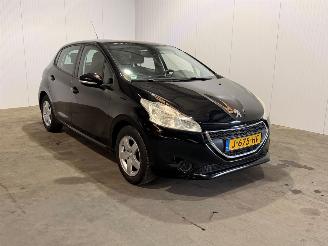 Unfallwagen Peugeot 208 1.0 Vti 12V PureTech Hatchback  Benzine 2014/10
