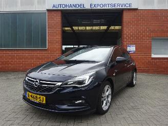Voiture accidenté Opel Astra K Dynamic 1.4i Turbo 110kw Automaat GEARBOX PROBLEM! 2017/10