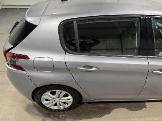Peugeot 308 1.2 PureTech 81kW Blue Lease Active picture 18