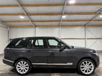 Damaged car Land Rover Range Rover 3.0SDV6 225kW Hybrid Luchtvering Vogue SE 2015/6