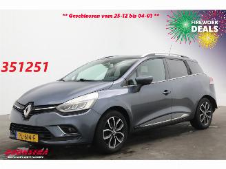 Vaurioauto  passenger cars Renault Clio Grandtour Estate 0.9 TCe Intens LED Navi Clima Cruise PDC AHK 109.478 km! 2016/10