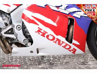 Honda  RVF400 NC35 picture 9