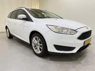 krockskadad bil auto Ford Focus Wagon 1.0 Trend Edition Airco 2015/7