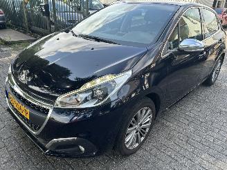 Peugeot 208 1.2 Puretech  Allure picture 1