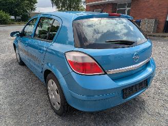 Opel Astra 1.6 picture 7
