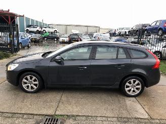 Damaged car Volvo V-60 2.0 D3 120kW E5 Aut. CLIMA NAVI 2012/1