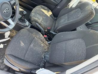 Kia Picanto 1.0 CVVT ComfortLine picture 13