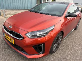 Vaurioauto  passenger cars Kia Proceed 1.4 T-GDI GT-PlusLine AUTOMAAT 2019/8