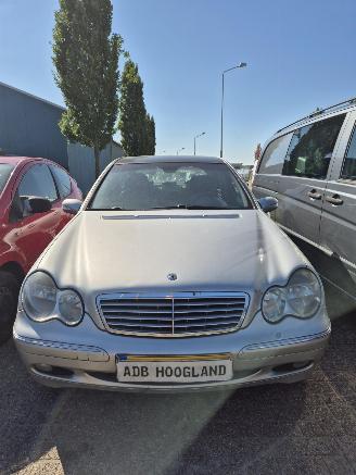 Démontage voiture Mercedes C-klasse C (W203) Sedan 2.0 C-180 16V (M111.951) [95kW] 6-BAK 2001/1