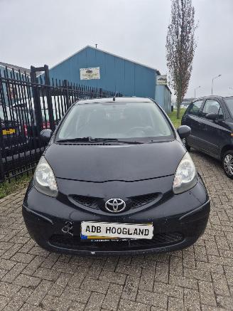 Vrakbiler auto Toyota Aygo (B10) Hatchback 1.0 12V VVT-i (1KR-FE) [50kW] 5-BAK 2007/1