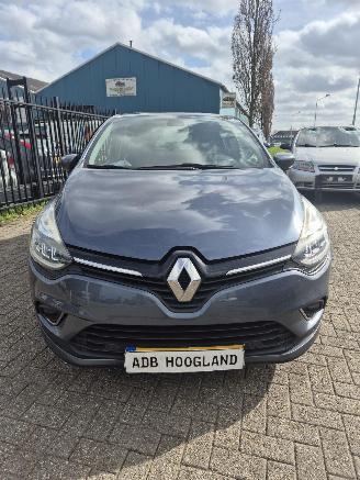 Sloopauto Renault Clio IV (5R) Hatchback 5-drs 0.9 Energy TCE 90 12V (H4B-408(H4B-B4)) [66kW] 5-BAK 2016/1