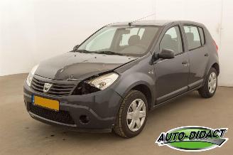 uszkodzony samochody osobowe Dacia Sandero 1.2 Ambiance 2009/8