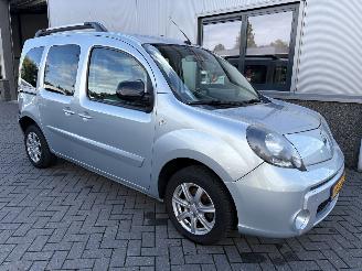 Auto incidentate Renault Kangoo 1.6 16V Privilege met Rolstoellift 2013/5