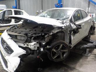 Uttjänta bilar auto Volvo V-40 V40 (MV) 1.6 D2 (D4162T) [84kW]  (03-2012/12-2016) 2013