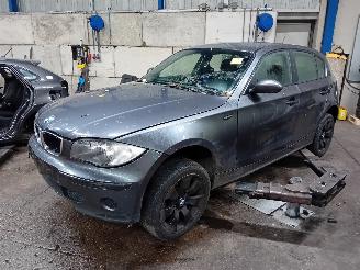 Salvage car BMW 1-serie 1 serie (E87/87N) Hatchback 5-drs 118i 16V (N46-B20) [95kW]  (07-2004/=
02-2007) 2006/5
