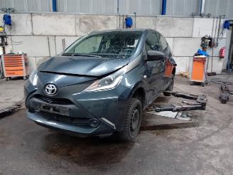 Auto da rottamare Toyota Aygo Aygo (B40) Hatchback 1.0 12V VVT-i (1KR-FE) [51kW]  (05-2014/06-2018) 2016/2
