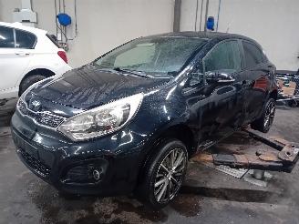 Salvage car Kia Rio Rio III (UB) Hatchback 1.2 CVVT 16V (G4LA5) [63kW]  (09-2011/12-2017) 2012/3