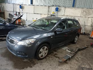 Vrakbiler auto Kia Cee d Cee'd Sporty Wagon (EDF) Combi 1.4 16V (G4FAI) [80kW]  (09-2009/12-201=
2) 2010/11