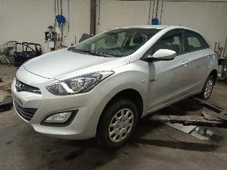 Autoverwertung Hyundai I-30 i30 (GDHB5) Hatchback 1.6 GDI Blue 16V (G4FD(Euro 4)) [99kW]  (12-2011=
/12-2016) 2012/10