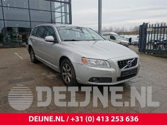 Coche siniestrado Volvo V-70 V70 (BW), Combi, 2007 / 2016 2.4 D5 20V 205 2011/4
