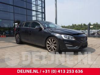 Uttjänta bilar auto Volvo V-60 V60 I (FW/GW), Combi, 2010 / 2018 2.0 D3 20V 2014/7
