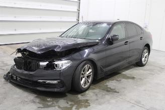 Vrakbiler auto BMW 5-serie 520 2018/10