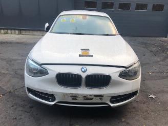 Salvage car BMW 1-serie f21 - 116i - 2014 - benzine 2014/1