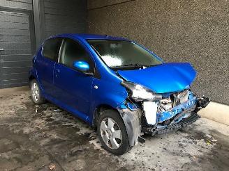 Vrakbiler auto Toyota Aygo (B10) Hatchback 2005 / 2014 1.0 12V VVT-i Hatchback  Benzine 998cc 50kW (68pk) FWD 2009/10