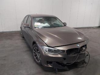 Vrakbiler auto BMW 3-serie 3 serie (F30), Sedan, 2011 / 2018 320d 2.0 16V EfficientDynamicsEdition 2012/10