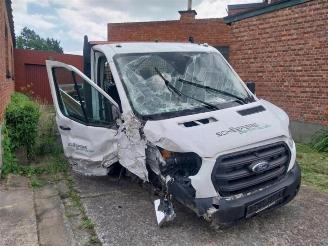 Coche siniestrado Ford Transit Transit, Ch.Cab/Pick-up, 2013 2.0 TDCi 16V Eco Blue 130 RWD 2020/2