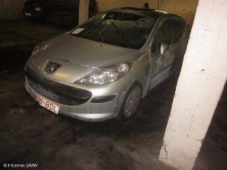 Purkuautot passenger cars Peugeot 207 1400 benzine 2016/1