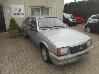 Coche siniestrado Opel Ascona  1984/1
