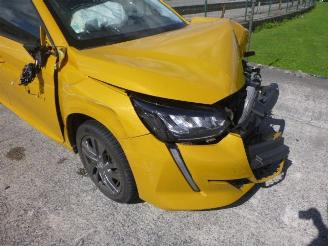 Peugeot 208 1.2 picture 8