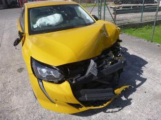 Peugeot 208 1.2 picture 5