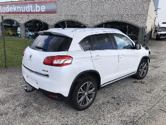 skadebil auto Peugeot 4008 ALLURE 1.6 HDI  4WD 2017/5