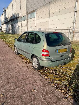 Renault   picture 2